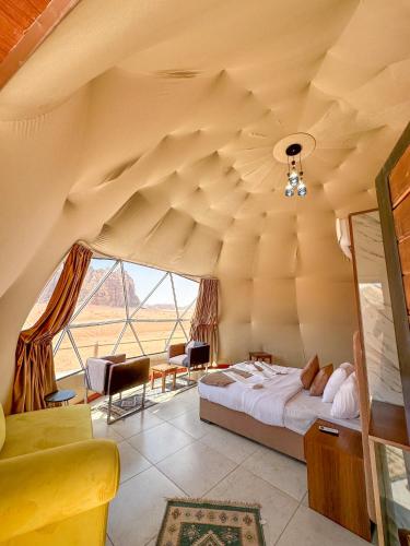 Golde bubble camp
