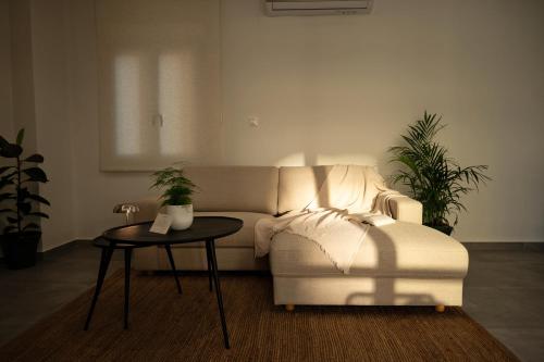 L Horizon Luxury Living with Sea View by 8essentially