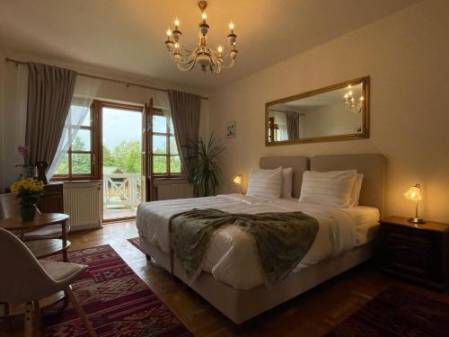 Giường trong phòng chung tại Villa Alba by Akasha Retreat