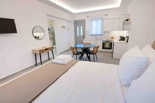 Sophie's Apartments 3&4