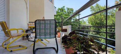 Big,Smart & comfort, automated apartment in kalamata !にあるバルコニーまたはテラス