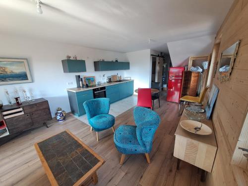 Η κουζίνα ή μικρή κουζίνα στο Maison d'hôtes des Bassins d'Oche