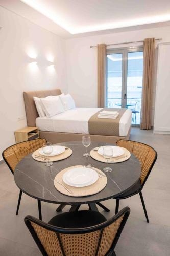 Ένα ή περισσότερα κρεβάτια σε δωμάτιο στο Sophie's Apartments 3&4