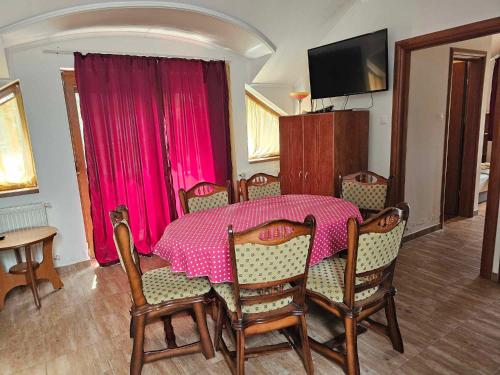 TV a/nebo společenská místnost v ubytování Double Comfort