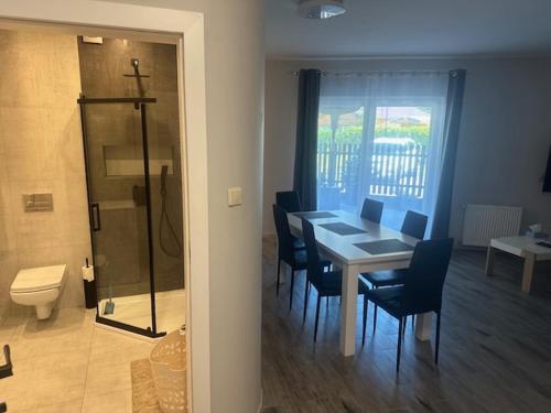 Ένα μπάνιο στο Apartament Silence Parterowy z Tarasem D9