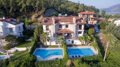 Bazén v ubytování Peaceful Villa Escape with Private Pool nebo v jeho okolí