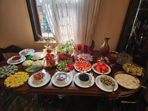 Comida en o cerca de este hotel