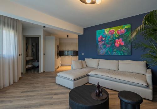 Boutique Saline Apartments - Blue