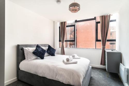 Postel nebo postele na pokoji v ubytování Lovely 1 Bed Central Preston Apartment