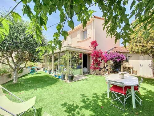 Charmante Villa 4 Pièces avec Piscine, Terrasse et Parking Privé à La Ciotat - Proche Plages - FR-1-770-33