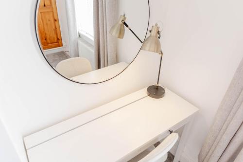 Stylish & Comfortable Modern Getaway photo 17