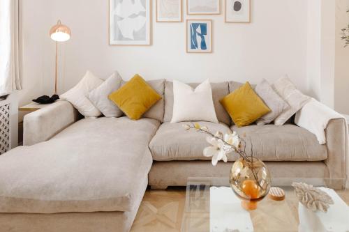 Stylish & Comfortable Modern Getaway photo 9