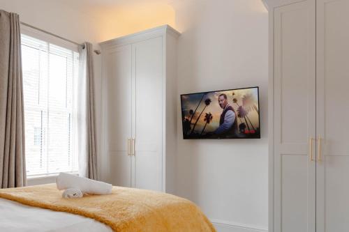 Stylish & Comfortable Modern Getaway photo 3