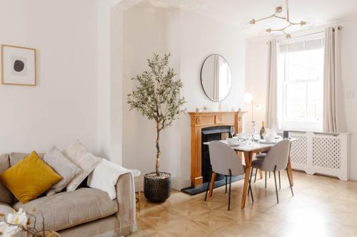 Stylish & Comfortable Modern Getaway photo 31