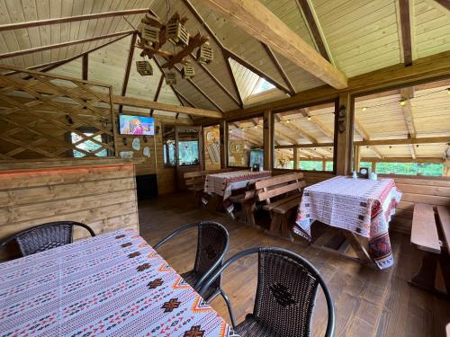 Restoran atau tempat lain untuk makan di Skelia