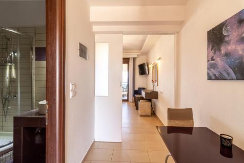 Χώρος καθιστικού στο Dafni's Beachfront Luxury Studios