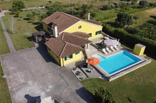Πισίνα στο ή κοντά στο Villa Ana with large pool