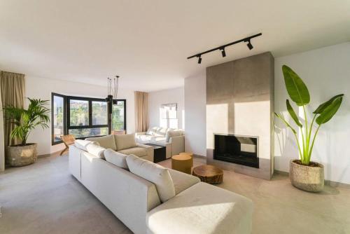 Villa Vega Luxury Living Premium Features Gym Jacuzzi