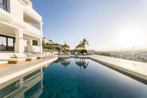 Villa Vega Luxury Living Premium Features Gym Jacuzzi