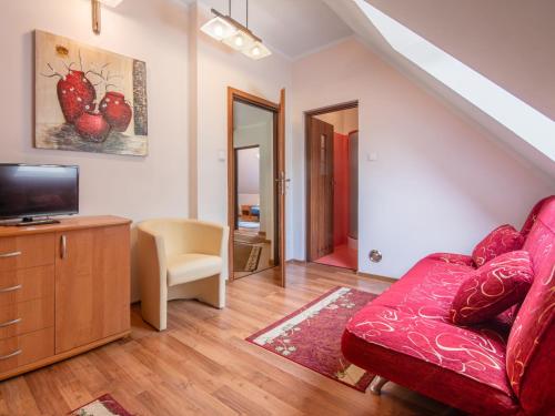 Μια τηλεόραση ή/και κέντρο ψυχαγωγίας στο Holiday Home Perełka-1 by Interhome