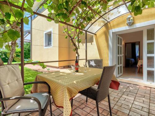 Apartment Nino-4 by Interhome
