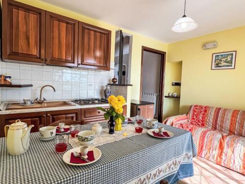 Η κουζίνα ή μικρή κουζίνα στο Apartment Primula - VLO206 by Interhome