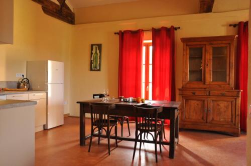 Η κουζίνα ή μικρή κουζίνα στο Vinauberge