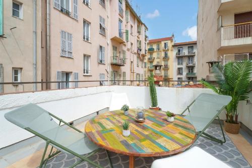 Nice Renting - BARBERIS - Unique Getaway 2-Room with Rooftop Terrace
