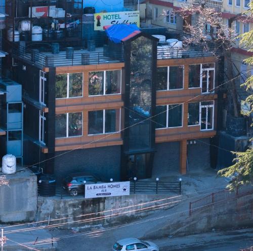 Το κτήριο όπου στεγάζεται  το bed & breakfast