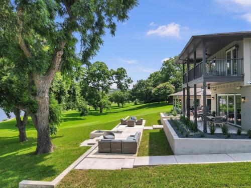 Vườn quanh The Retreat on Lakeshore with Concierge Services