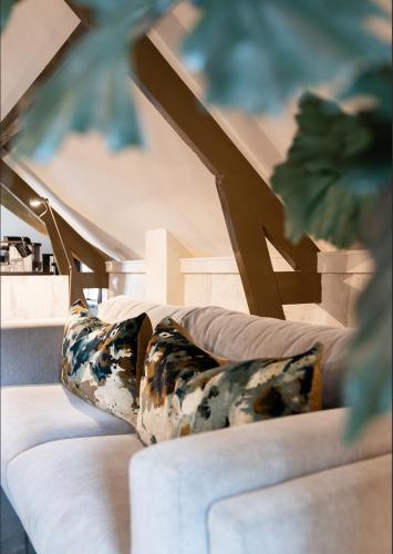 Una cama o camas en una habitación de Boutique hotel Villa Trompenberg