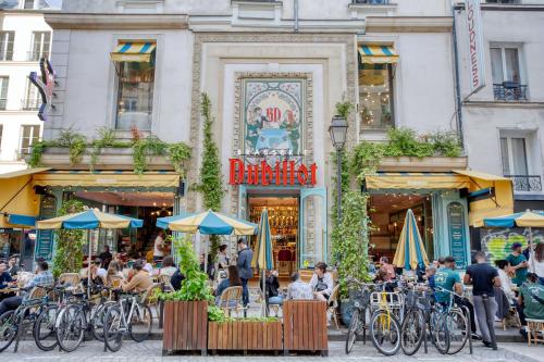 Elegant Triplex in Paris - Ideal for 10 - Aircon