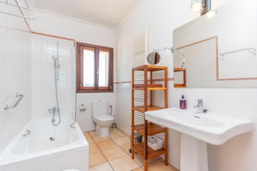 Bilik mandi di Finca Can Guillem Boquet