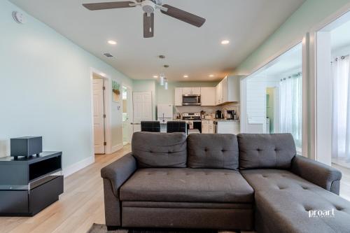 Kuchyň nebo kuchyňský kout v ubytování Book Gulf Of America & Emerald Coast Escape