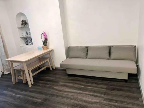 Appartement Rénové de 3 Pièces à Paris Nation