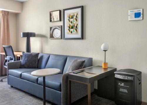 Гостиная зона в Residence Inn Hartford Manchester