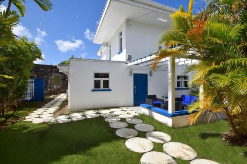3 min walk to beach - Blue Waters Apt 2 apts by Bluescape