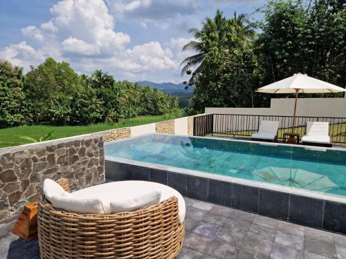 Bassenget på eller i nærheten av Villa Norwegia - pool with panorama rice field view