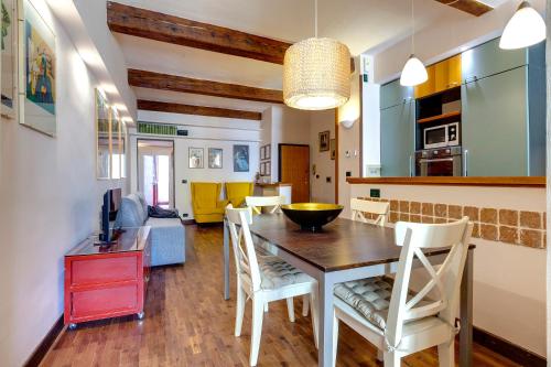 Dimora Ognissanti Apartment by Mamo Florence