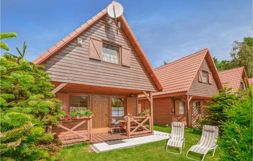 Lovely Home In Dabki, Bobolin With Wifi