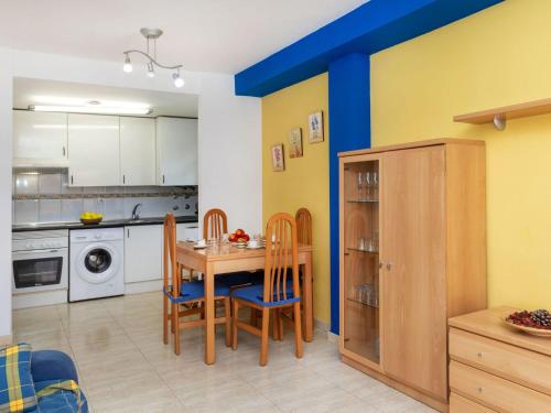 Apartment Montserrada 2 by Interhome