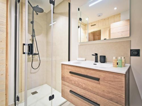 Superbe appartement 143m², 4 chambres, proche des pistes, prestations haut de gamme - FR-1-613-101