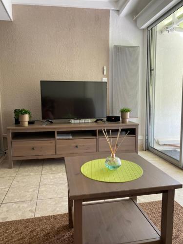 Appartement 4 personnes avec terrasse et piscine proche plage et commerces
