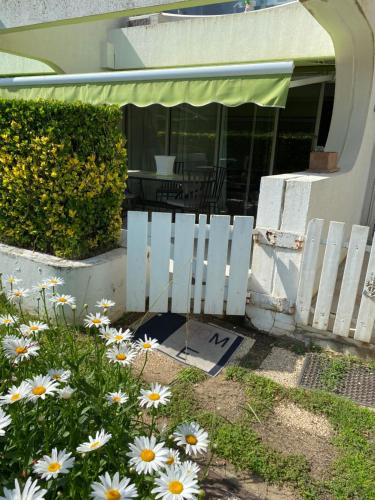 Appartement 4 personnes avec terrasse et piscine proche plage et commerces