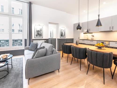 LivinParis - Luxury AC 3 Bedrooms Le Louvre I