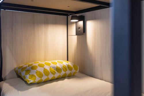 Кровать или кровати в номере Lemon Hostel Faro