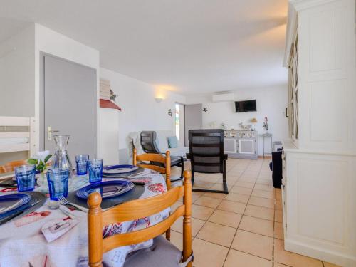 Apartment Villa Cartouche by Interhome