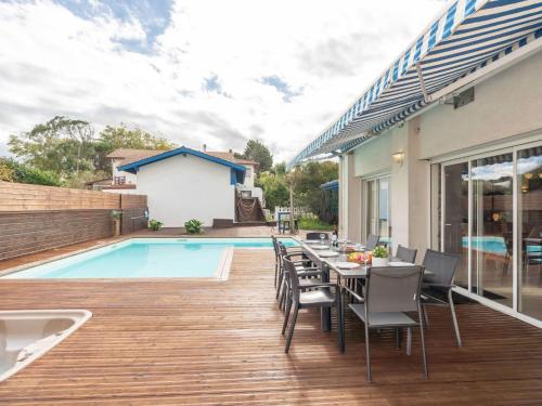 Πισίνα στο ή κοντά στο Villa Villa Suerte by Interhome