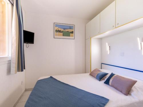 Apartment Le Village - E1103 by Interhome