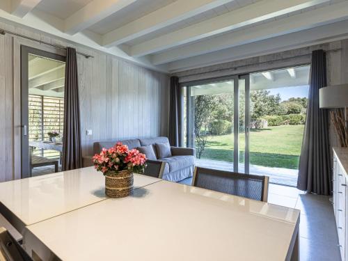 Apartment Le Trois du Petit Sperone by Interhome